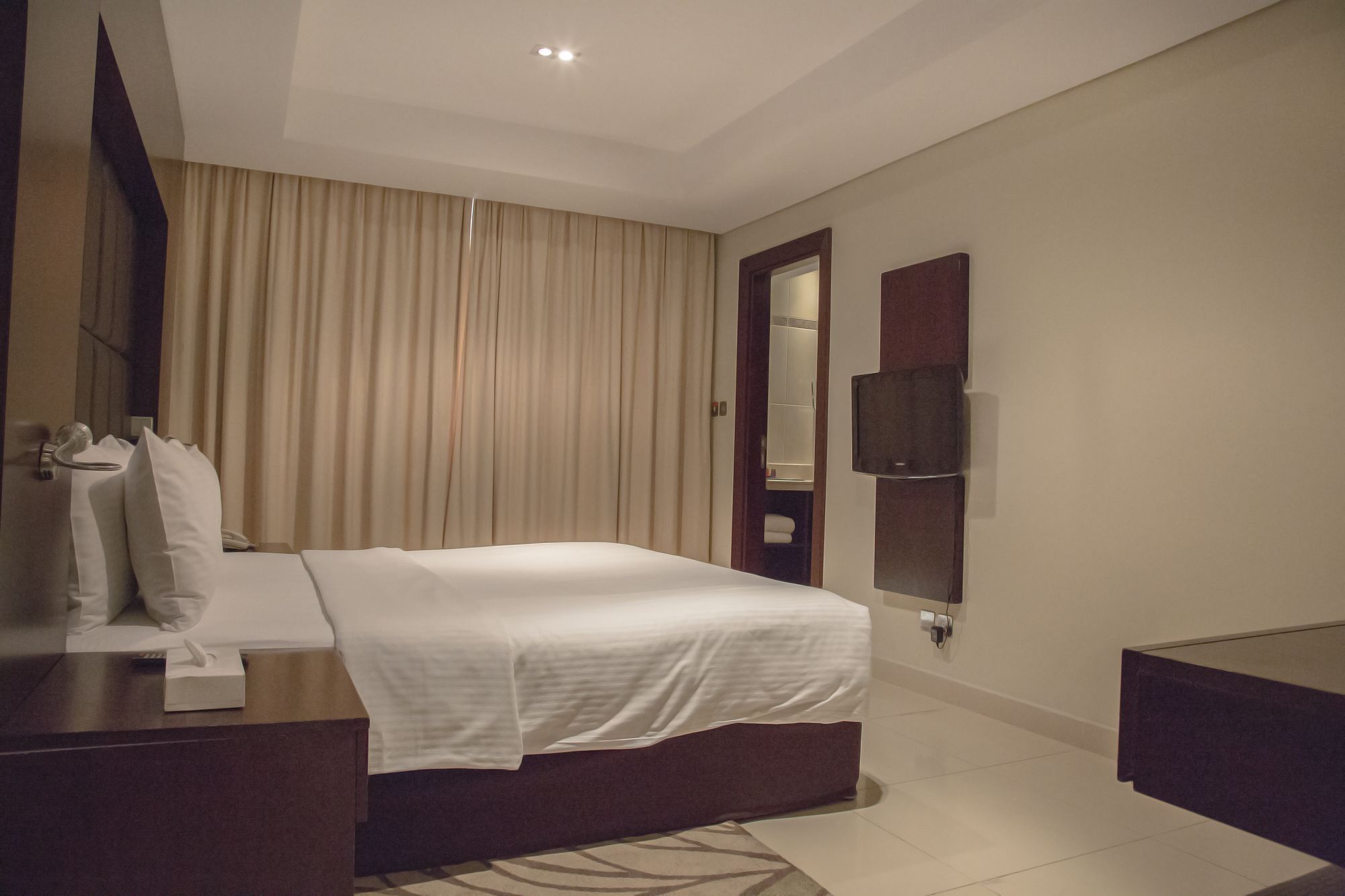 Staybridge Suites Dubai Internet City Exterior photo